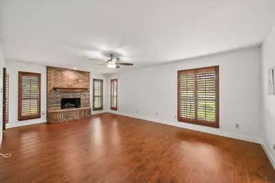 8111 Russell Curry Road, Arlington, TX 76001 - Photo 24