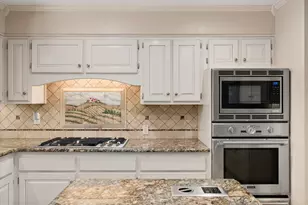 8111 Russell Curry Rd, Arlington, TX 76001 - Photo 10