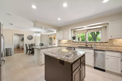 8111 Russell Curry Road, Arlington, TX 76001 - Photo 16