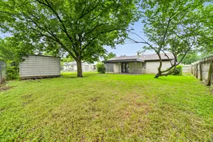 15131 Oakwood Ln, Balch Springs, TX 75180 - Photo 4