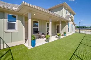 110 Cardinal Woods Ct, Granbury, TX 76049 - Photo 2