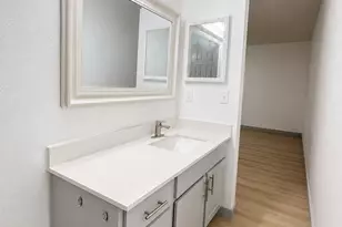 4413 Menzer Rd, Fort Worth, TX 76103 - Photo 10
