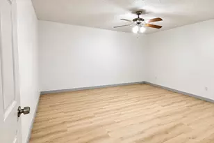 4413 Menzer Rd, Fort Worth, TX 76103 - Photo 8
