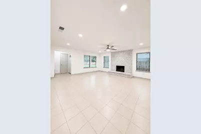 4413 Menzer Road, Fort Worth, TX 76103 - Photo 14