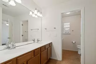2207 Biscayne Park Ln, Grand Prairie, TX 75050 - Photo 16