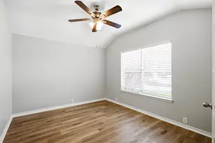 1401 Horseshoe Bend Ct, Fort Worth, TX 76131 - Photo 4