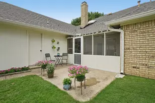 2330 Heatherwoods Way, Carrollton, TX 75007 - Photo 30