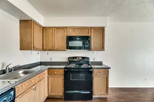 106 E Cedar St, Arlington, TX 76011 - Photo 10