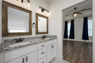 300 Bronco Dr, Pilot Point, TX 76258 - Photo 20