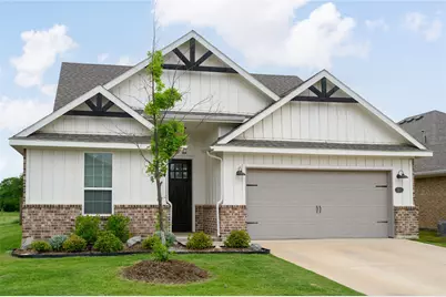 300 Bronco Drive, Pilot Point, TX 76258 - Photo 2