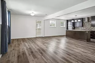 108 Reaves Ln, Hurst, TX 76053 - Photo 8