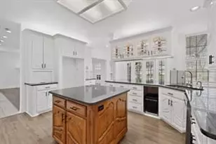 1405 Briar Dr, Bedford, TX 76022 - Photo 2