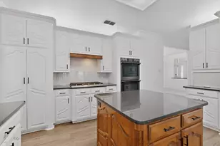 1405 Briar Dr, Bedford, TX 76022 - Photo 8