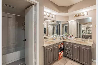 219 Shady Lane Drive, Fort Worth, TX 76112 - Photo 20
