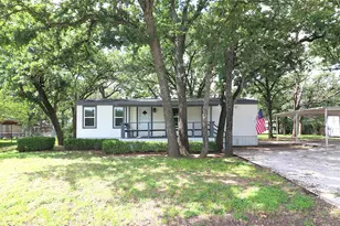 2008 Dorothy Dr, Burleson, TX 76028 - Photo 2