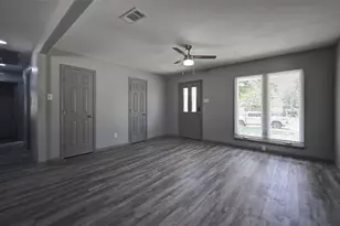 4913 Tahoe Dr, Fort Worth, TX 76119 - Photo 4