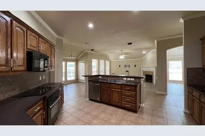 5823 Sunny Meadow Lane, Grand Prairie, TX 75052 - Photo 10