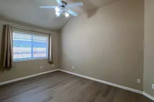 5823 Sunny Meadow Ln, Grand Prairie, TX 75052 - Photo 16