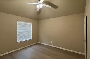 5823 Sunny Meadow Ln, Grand Prairie, TX 75052 - Photo 12