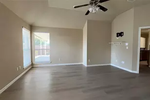 5823 Sunny Meadow Ln, Grand Prairie, TX 75052 - Photo 14