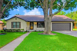 1305 Hillcrest Blvd, Gainesville, TX 76240 - Photo 1