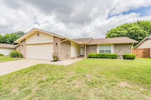 705 Salem Dr, Arlington, TX 76014 - Photo 1