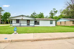 105 E Park St, Little Elm, TX 75068 - Photo 2