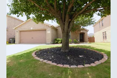 1648 Crown Point Drive, Little Elm, TX 75036 - Photo 2