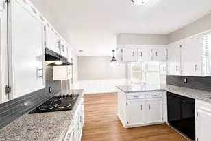 4110 Shamrock Dr, Arlington, TX 76016 - Photo 2