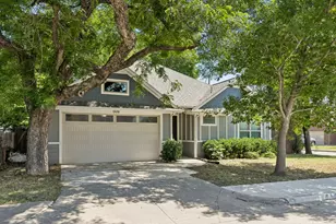 1109 Moore St, McKinney, TX 75069 - Photo 2