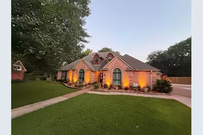 1125 Shady River Court S, Benbrook, TX 76126 - Photo 2