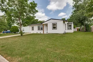 1301 Cardinal St, Arlington, TX 76010 - Photo 2