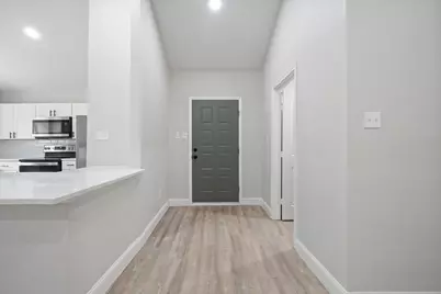 310 Valley Spring Drive, Arlington, TX 76018 - Photo 4