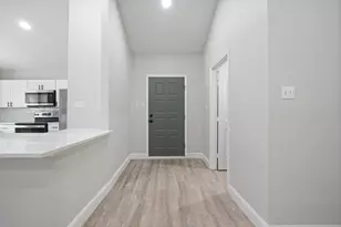 310 Valley Spring Dr, Arlington, TX 76018 - Photo 4