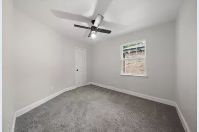 310 Valley Spring Drive, Arlington, TX 76018 - Photo 18