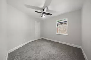 310 Valley Spring Dr, Arlington, TX 76018 - Photo 18