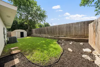 310 Valley Spring Drive, Arlington, TX 76018 - Photo 24