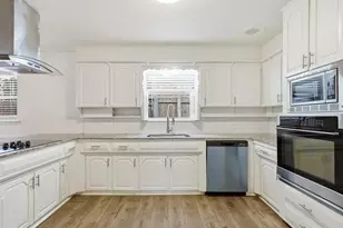 2121 Canton Dr, Fort Worth, TX 76112 - Photo 10