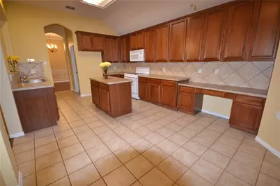 9021 Georgetown Place, Fort Worth, TX 76244 - Photo 6