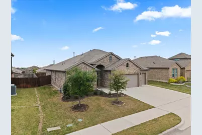 1117 Scotney Lane, Saginaw, TX 76131 - Photo 2