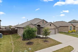 1117 Scotney Ln, Saginaw, TX 76131 - Photo 2
