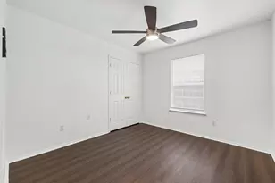 221 Los Angeles Dr, Glenn Heights, TX 75154 - Photo 24