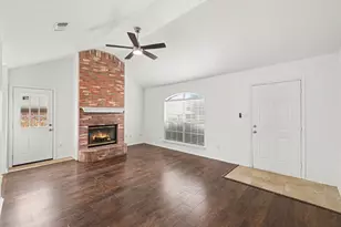 221 Los Angeles Dr, Glenn Heights, TX 75154 - Photo 6