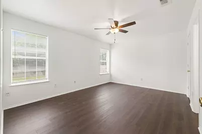 221 Los Angeles Drive, Glenn Heights, TX 75154 - Photo 14