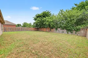 221 Los Angeles Dr, Glenn Heights, TX 75154 - Photo 26