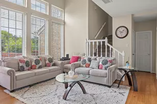215 Cimarron Trail, Irving, TX 75063 - Photo 6