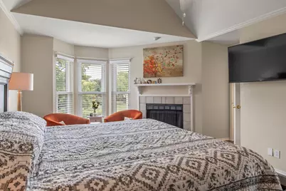 215 Cimarron Trail #1, Irving, TX 75063 - Photo 22