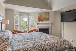 215 Cimarron Trail, Irving, TX 75063 - Photo 22