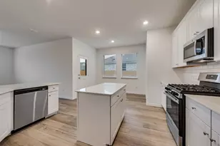 917 Dustwood Dr, Fort Worth, TX 76052 - Photo 6