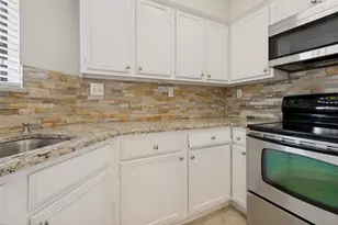 16301 Ledgemont Ln, Addison, TX 75001 - Photo 14